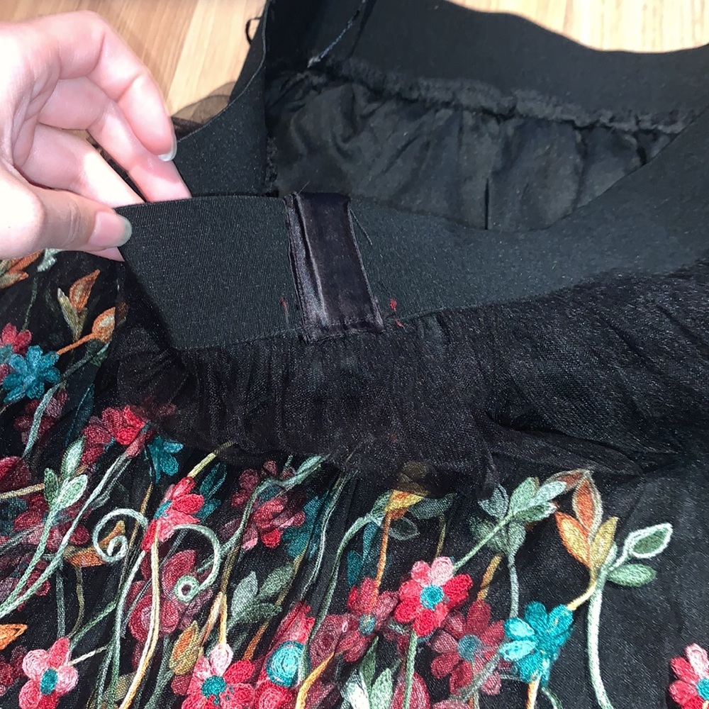 San Francisco | Beautiful Embroidered Floral Skirt - Picture 12 of 15